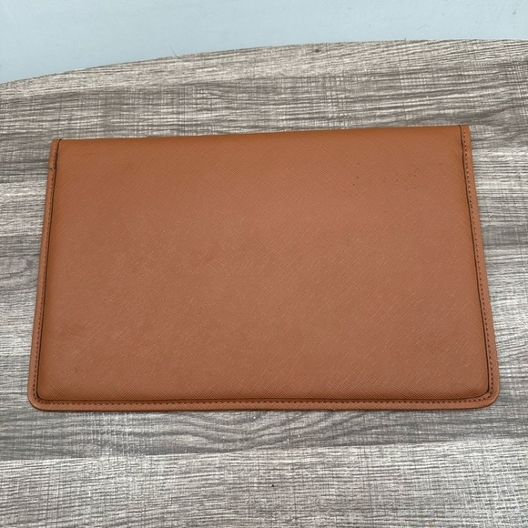 MICHEAL KORS faux leather snap designer Ipad or woman quiet luxury trendy Clutch - Picture 2 of 9